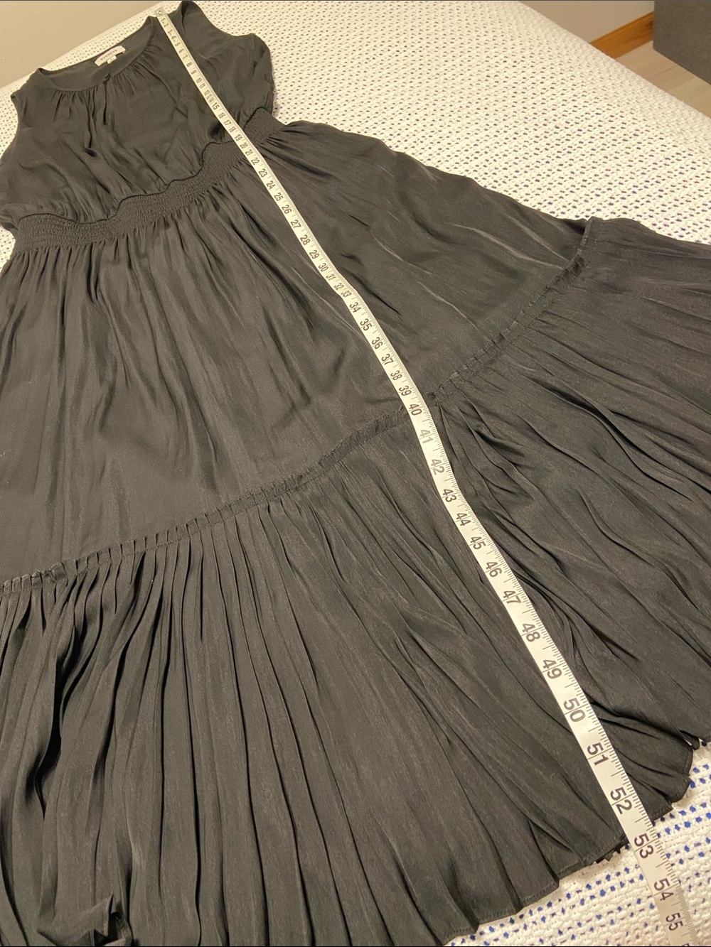 Evereve Sleeveless Black Flowy Dress Button Peep hole Size Large - Picture 12 of 12